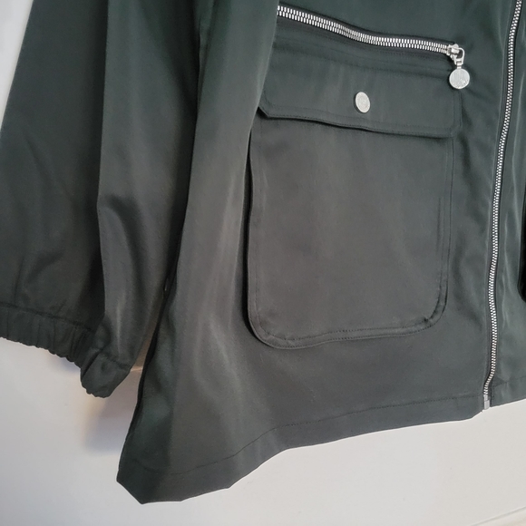 NWT Bernardo Lightweight Water Resistant Raincoat | M - Picture 5 of 8